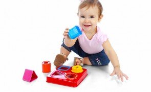 brinquedo de encaixe para desenvolver a coordenação motora da criança